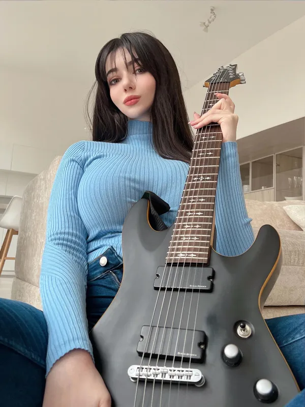 Guitar Sister - Alina Becker